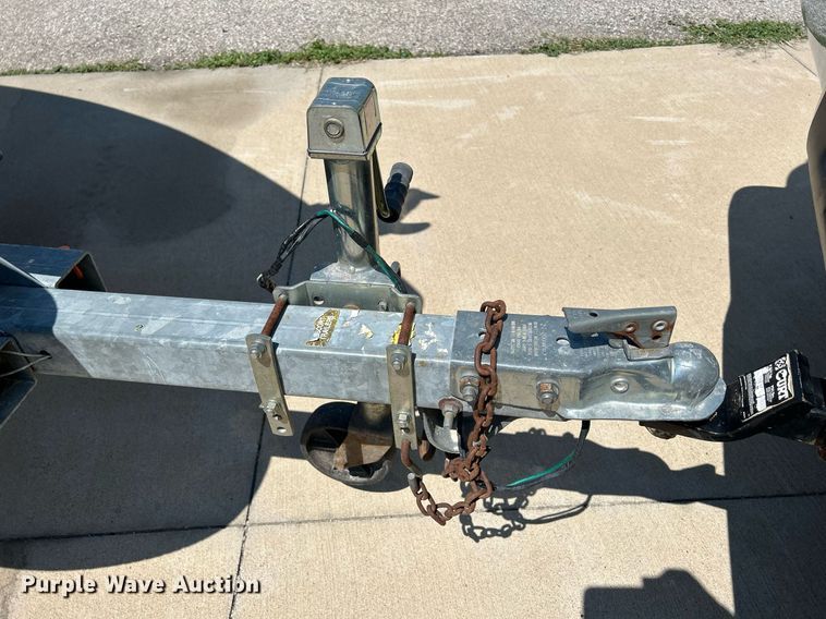 image for item DR4693 1990 Spectrum 18  boat