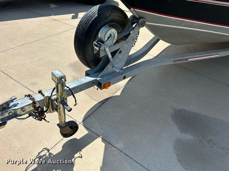 image for item DR4693 1990 Spectrum 18  boat