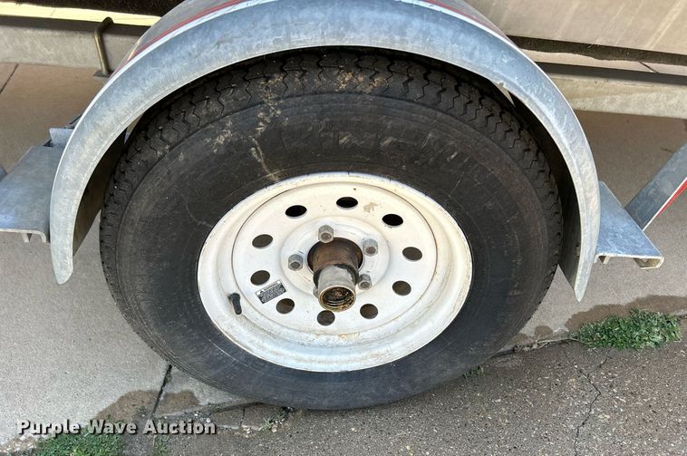 image for item DR4693 1990 Spectrum 18  boat