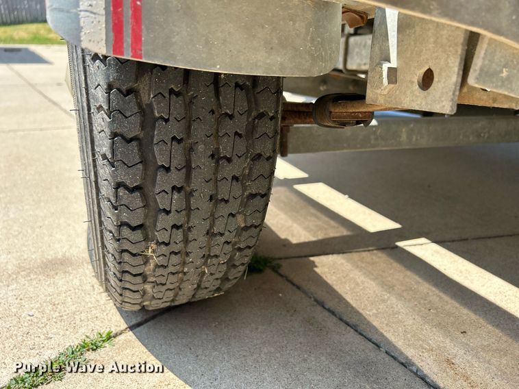 image for item DR4693 1990 Spectrum 18  boat