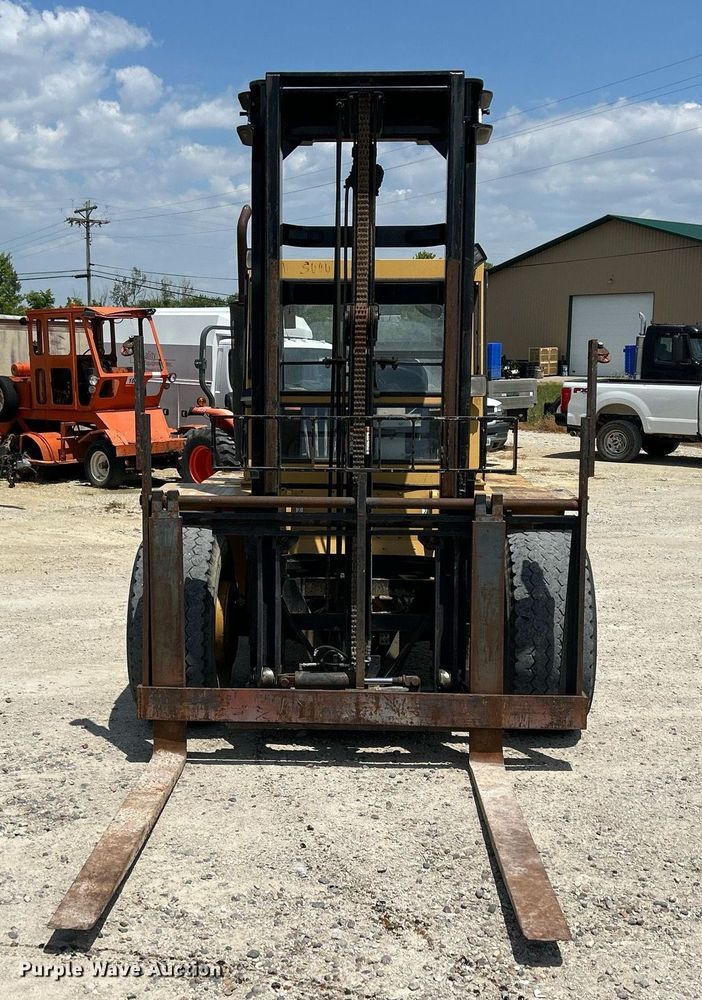 image for item DR4701 Eagle Picher R80  forklift