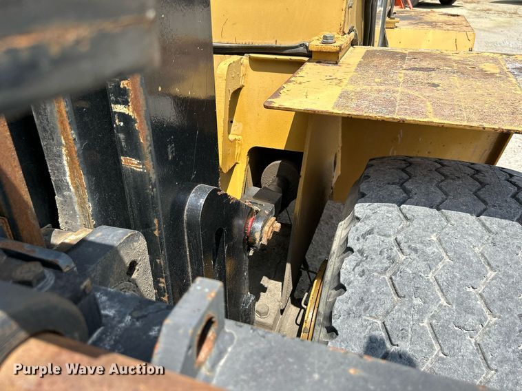 image for item DR4701 Eagle Picher R80  forklift