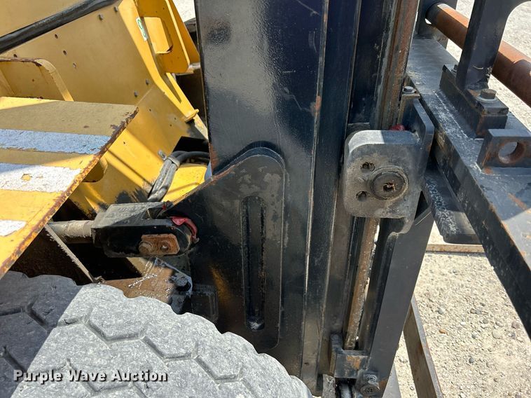 image for item DR4701 Eagle Picher R80  forklift