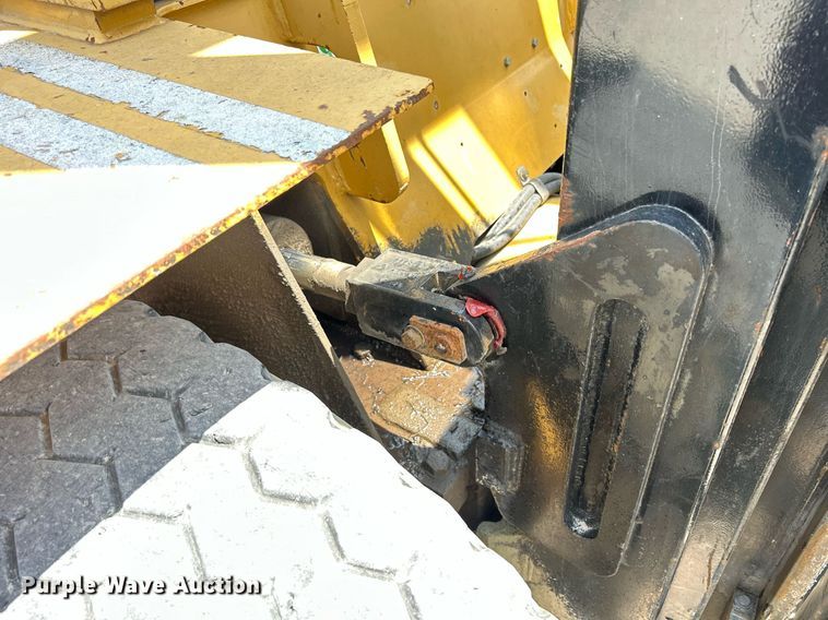 image for item DR4701 Eagle Picher R80  forklift