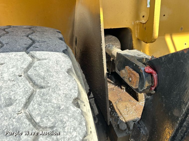 image for item DR4701 Eagle Picher R80  forklift