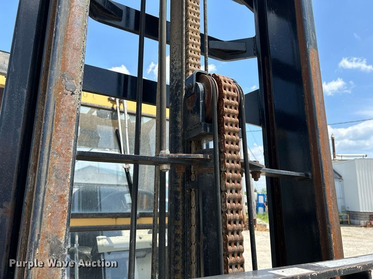 image for item DR4701 Eagle Picher R80  forklift