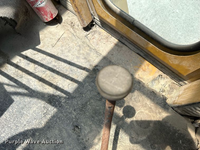 image for item DR4701 Eagle Picher R80  forklift