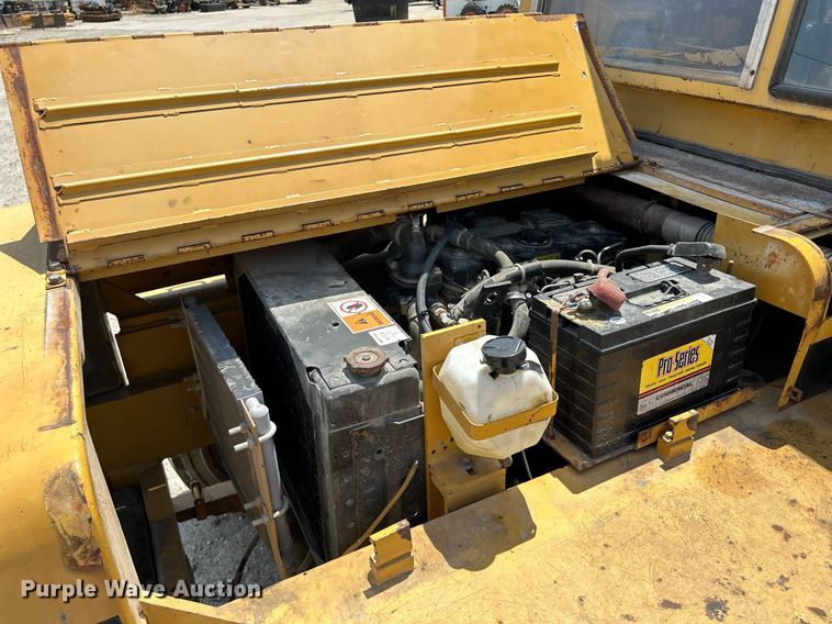 image for item DR4701 Eagle Picher R80  forklift