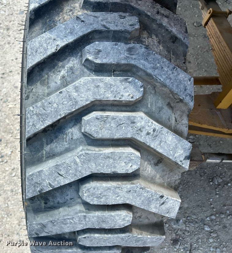 image for item DR4701 Eagle Picher R80  forklift