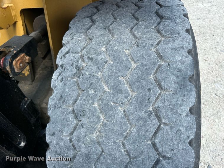 image for item DR4701 Eagle Picher R80  forklift