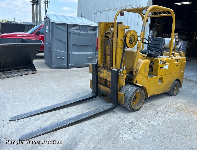 image for item DR4702 Caterpillar T120C  forklift
