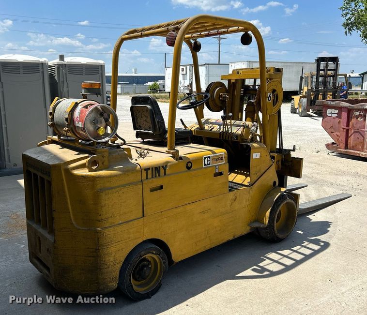 image for item DR4702 Caterpillar T120C  forklift