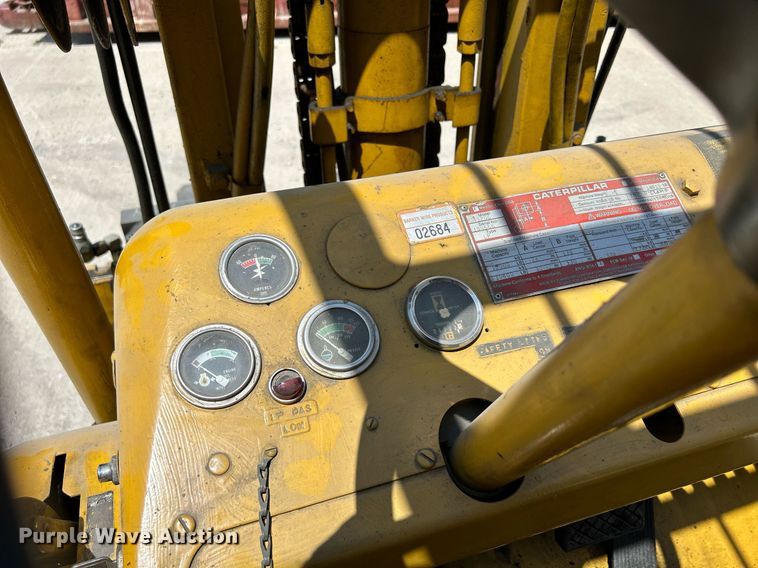 image for item DR4702 Caterpillar T120C  forklift