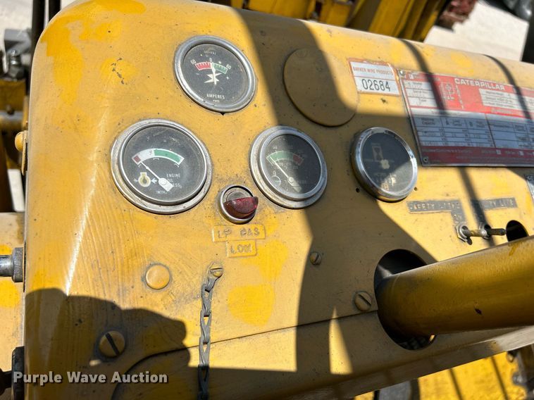 image for item DR4702 Caterpillar T120C  forklift