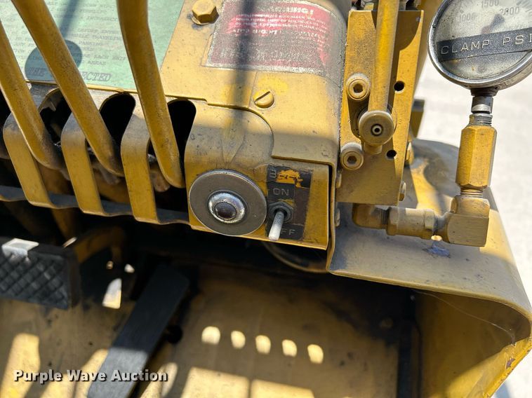 image for item DR4702 Caterpillar T120C  forklift