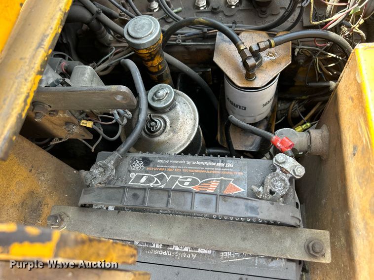 image for item DR4702 Caterpillar T120C  forklift