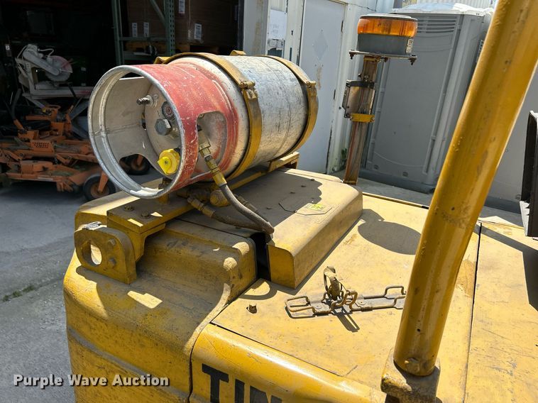 image for item DR4702 Caterpillar T120C  forklift