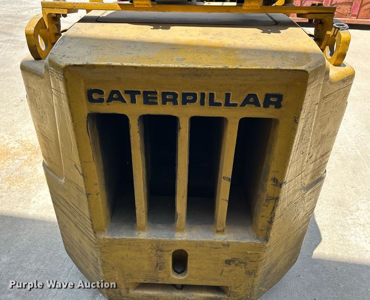 image for item DR4702 Caterpillar T120C  forklift