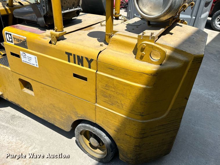 image for item DR4702 Caterpillar T120C  forklift