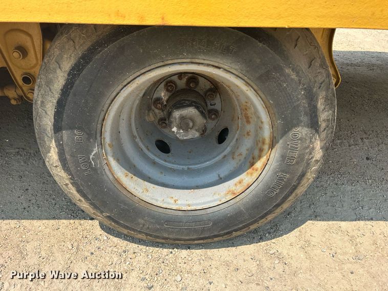 image for item DR4712 1992 Interstate 19X8TA  equipment trailer