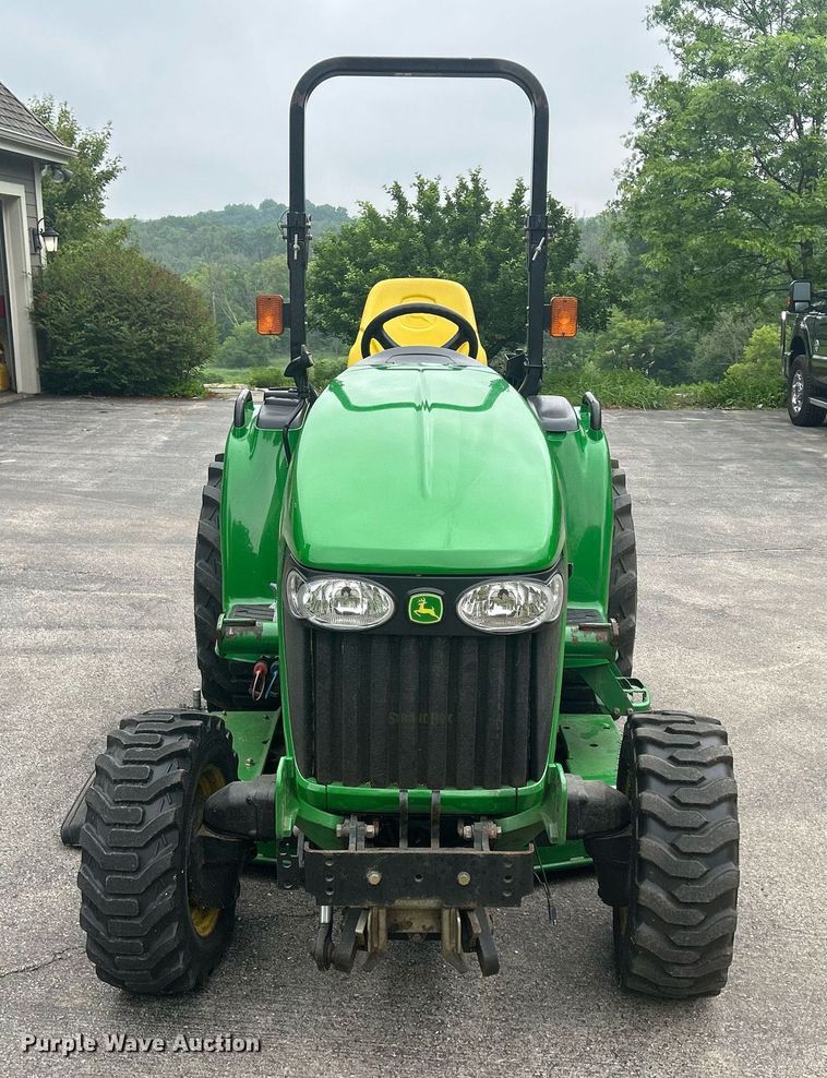 image for item DR4723 2012 John Deere 3520  MFWD tractor