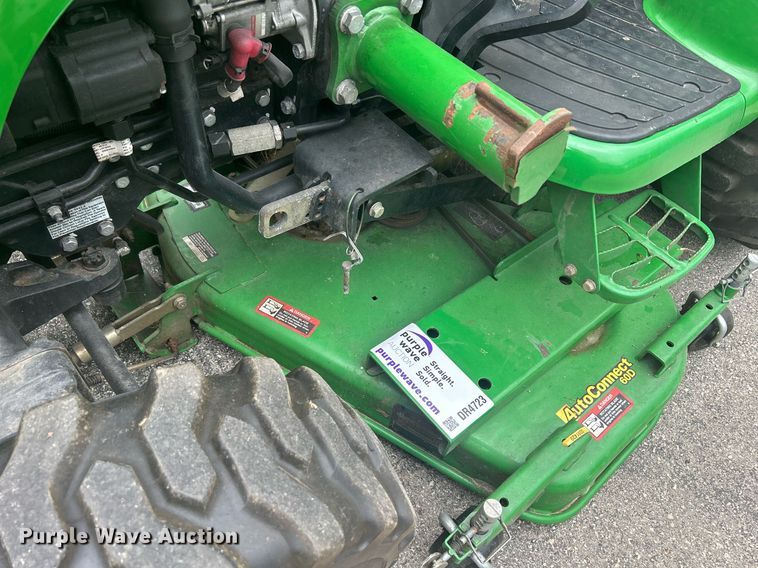 image for item DR4723 2012 John Deere 3520  MFWD tractor