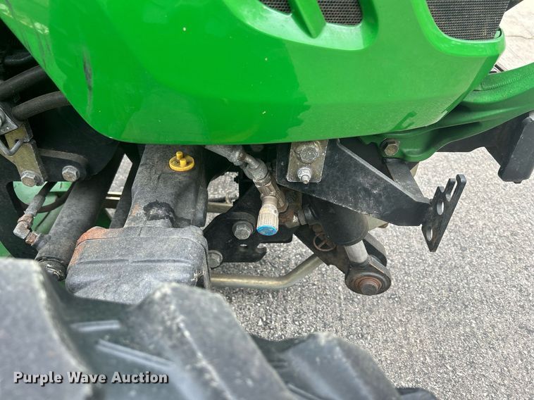 image for item DR4723 2012 John Deere 3520  MFWD tractor