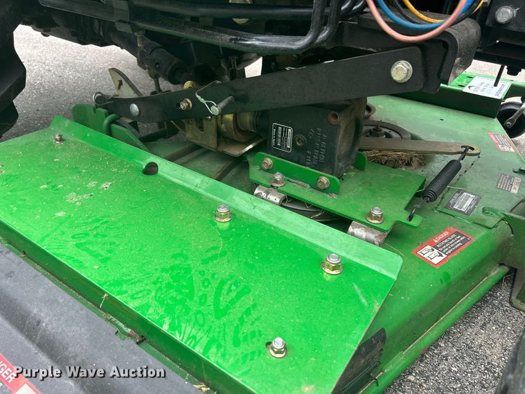 image for item DR4723 2012 John Deere 3520  MFWD tractor