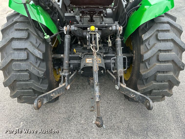 image for item DR4723 2012 John Deere 3520  MFWD tractor