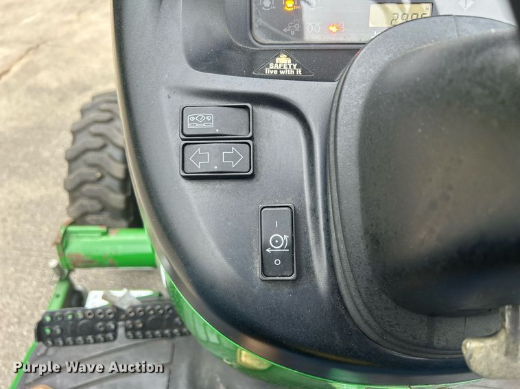 image for item DR4723 2012 John Deere 3520  MFWD tractor