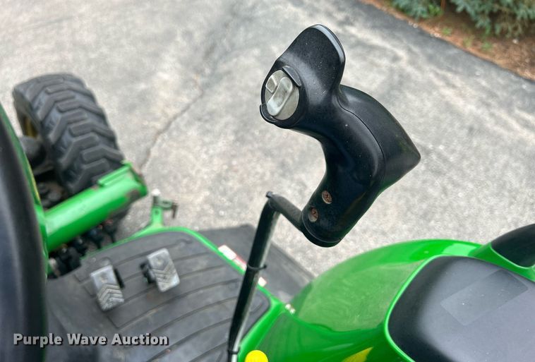 image for item DR4723 2012 John Deere 3520  MFWD tractor
