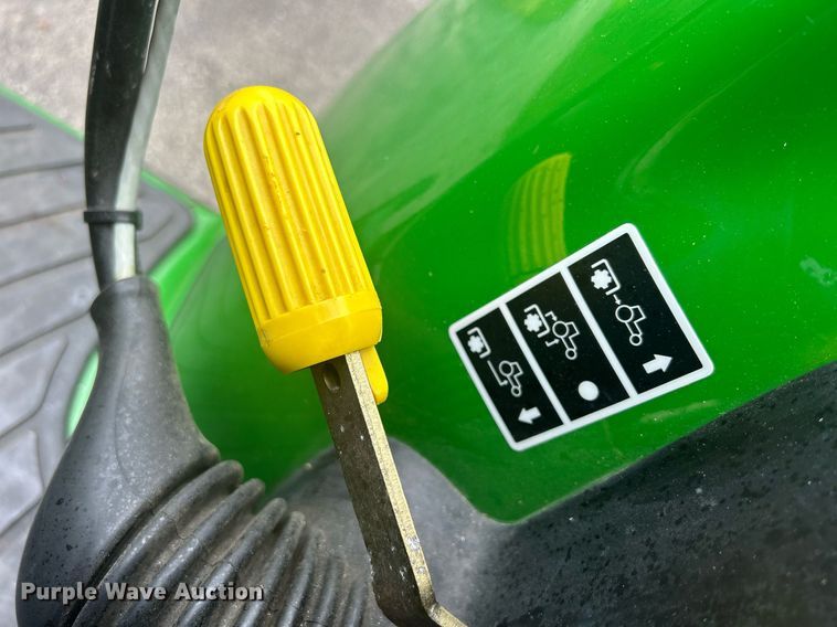 image for item DR4723 2012 John Deere 3520  MFWD tractor