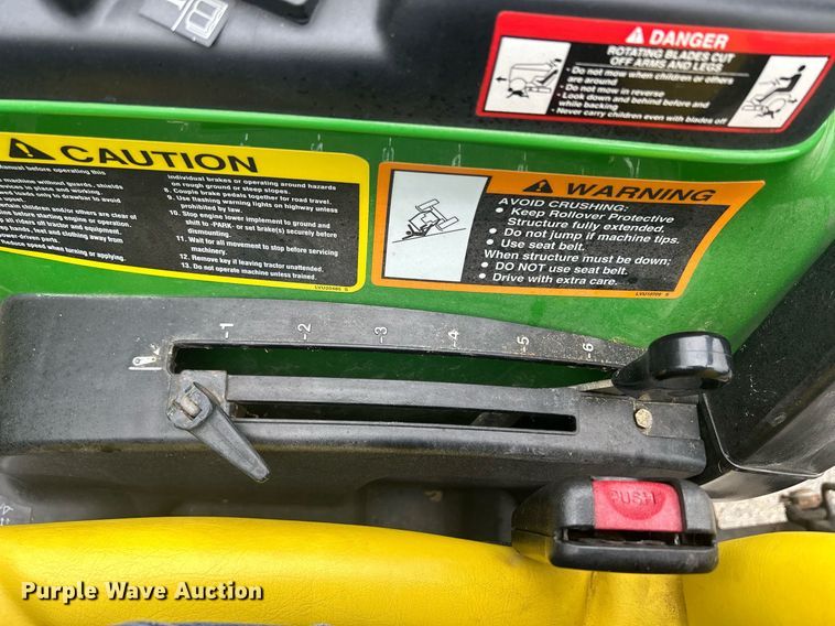 image for item DR4723 2012 John Deere 3520  MFWD tractor