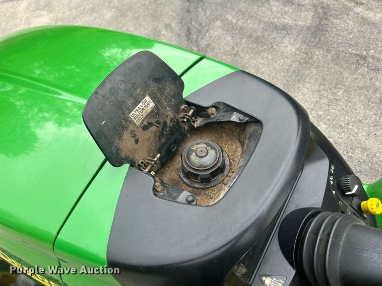 image for item DR4723 2012 John Deere 3520  MFWD tractor