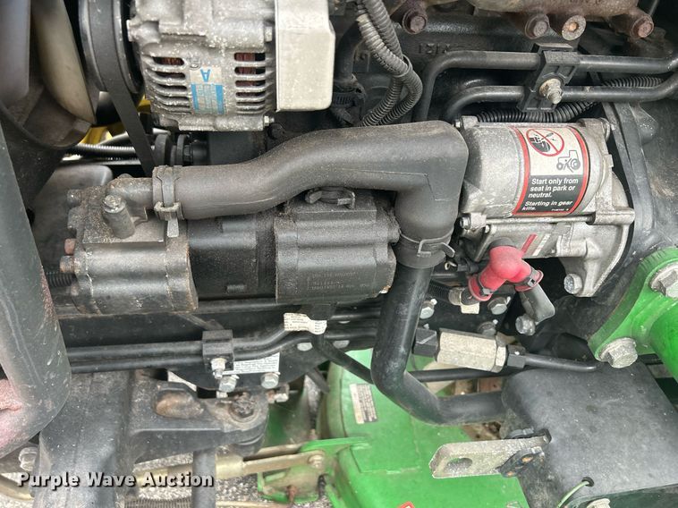 image for item DR4723 2012 John Deere 3520  MFWD tractor