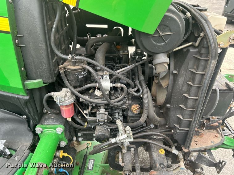 image for item DR4723 2012 John Deere 3520  MFWD tractor