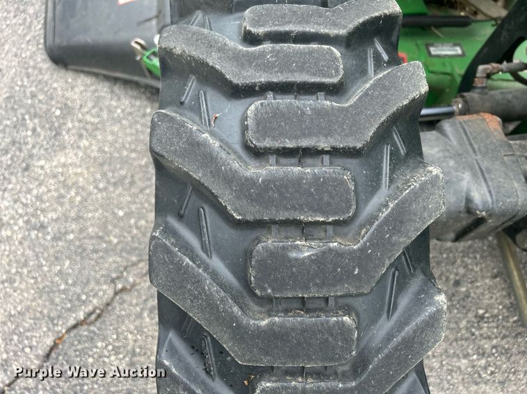 image for item DR4723 2012 John Deere 3520  MFWD tractor