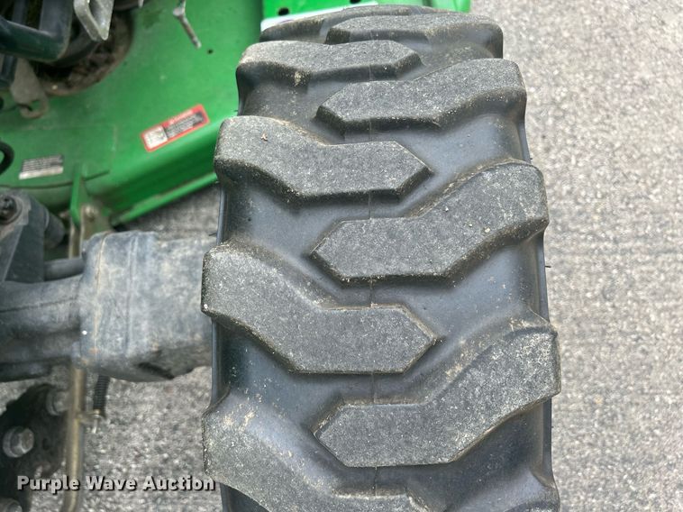 image for item DR4723 2012 John Deere 3520  MFWD tractor