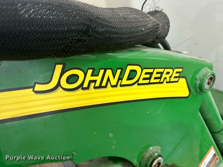 image for item DR4723 2012 John Deere 3520  MFWD tractor