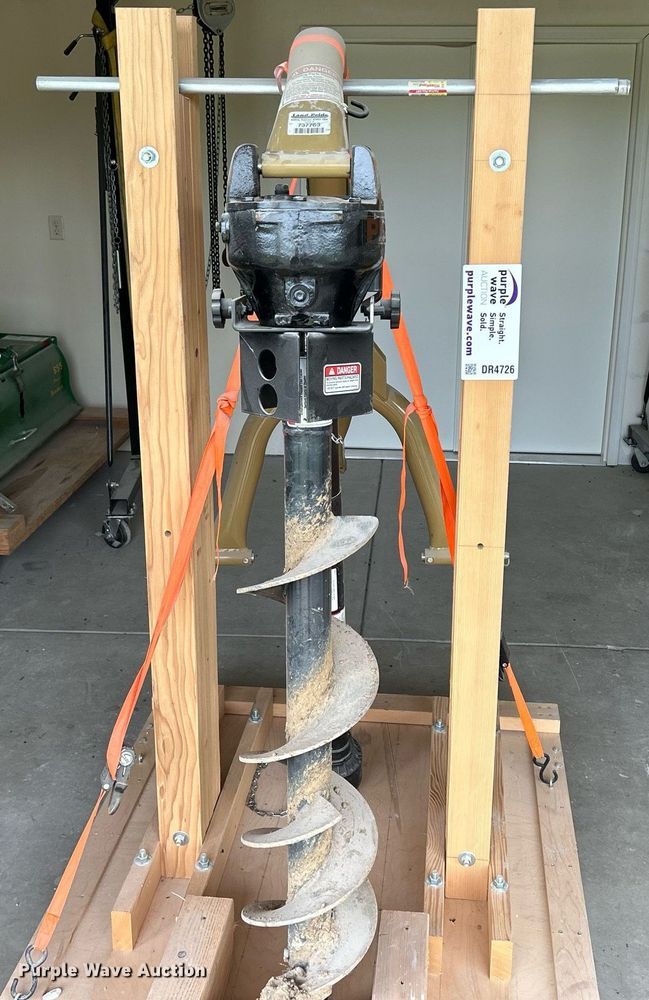 image for item DR4726 Land Pride PD25  post hole auger