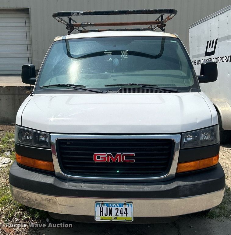 image for item DR4732 2015 GMC Savana G2500  van
