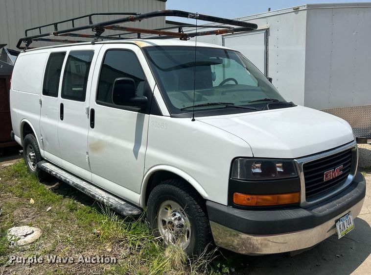 image for item DR4732 2015 GMC Savana G2500  van