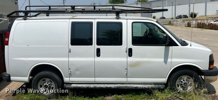 image for item DR4732 2015 GMC Savana G2500  van