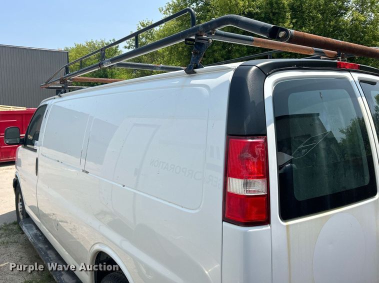 image for item DR4732 2015 GMC Savana G2500  van