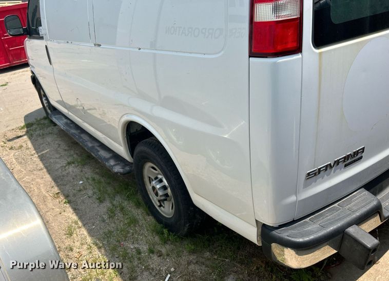 image for item DR4732 2015 GMC Savana G2500  van