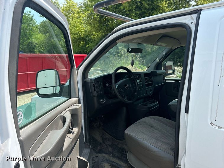 image for item DR4732 2015 GMC Savana G2500  van