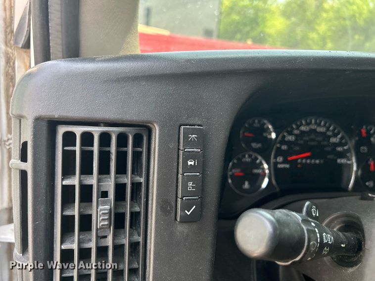 image for item DR4732 2015 GMC Savana G2500  van