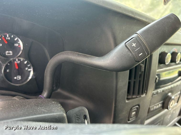 image for item DR4732 2015 GMC Savana G2500  van