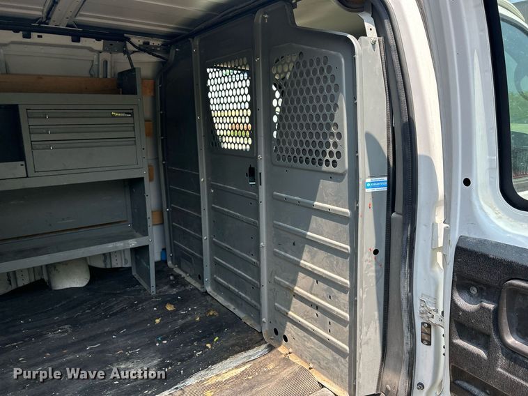 image for item DR4732 2015 GMC Savana G2500  van