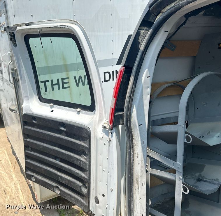 image for item DR4732 2015 GMC Savana G2500  van